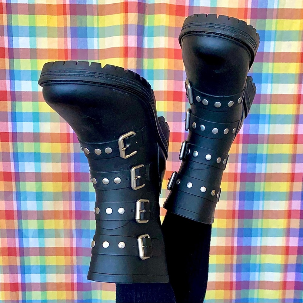 Black Steve Madden boots